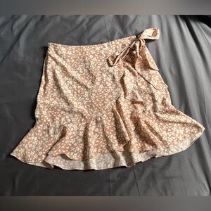 SHEIN Asymmetrical Floral Skirt in Tan and White